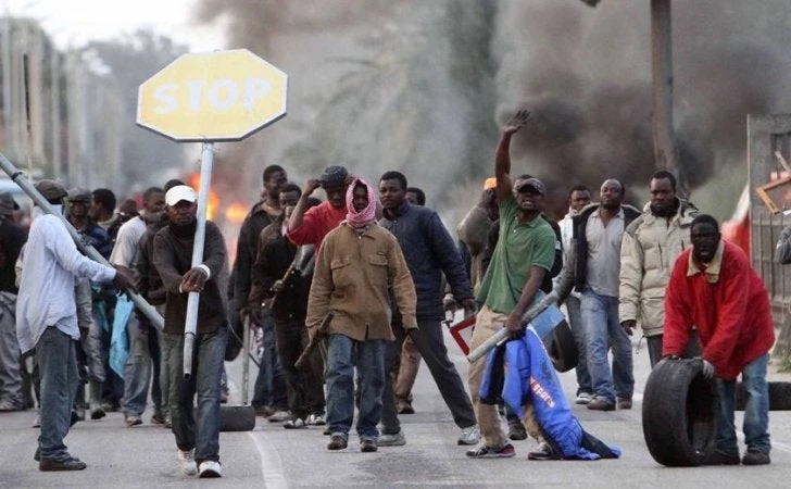 Σε ετοιμότητα η στρατιωτική ηγεσία: «Ταυτόχρονη κρίση με την Τουρκία και εξέγερση μεταναστών σε καταυλισμούς» – Σχέδιο χειρισμού κρίσεων και ασφάλειας